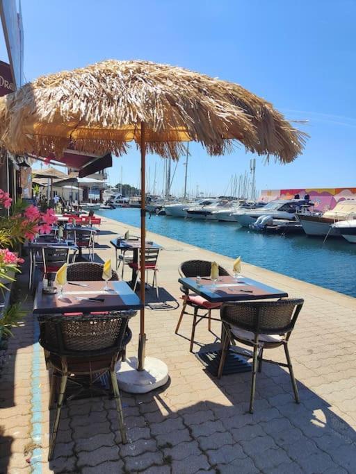 Jolis Voiliers De 6m Pour Experience Insolite Sur Port Et Port Santa Lucia St Raphael * Fréjus