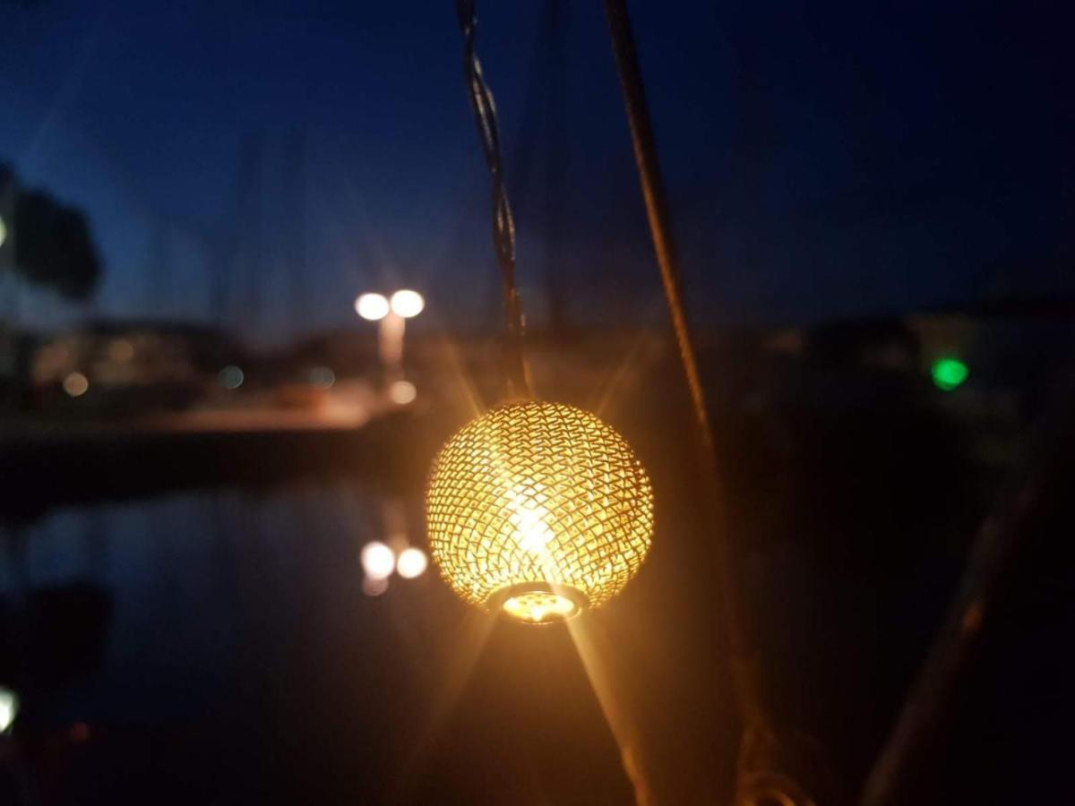 Jolis Voiliers De 6m Pour Expérience Insolite Sur Port Et Port Santa Lucia St Raphael