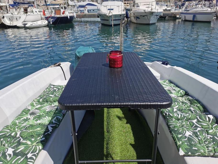 Jolis Voiliers De 6m Pour Expérience Insolite Sur Port Et Port Santa Lucia St Raphael