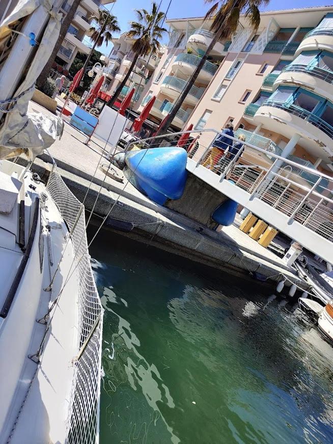 Jolis Voiliers De 6m Pour Expérience Insolite Sur Port Et Port Santa Lucia St Raphael * Fréjus