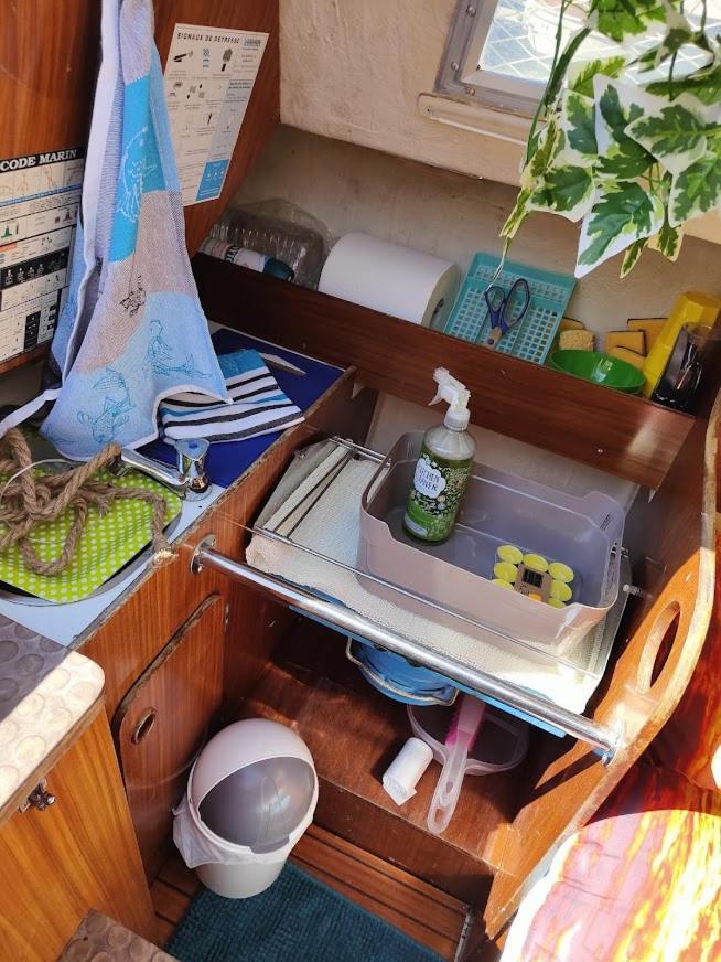 Jolis Voiliers De 6m Pour Expérience Insolite Sur Port Et Port Santa Lucia St Raphael Botel *