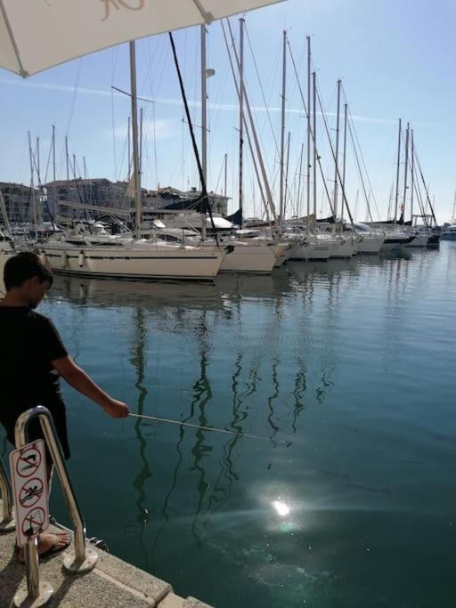 Jolis Voiliers De 6m Pour Expérience Insolite Sur Port Et Port Santa Lucia St Raphael