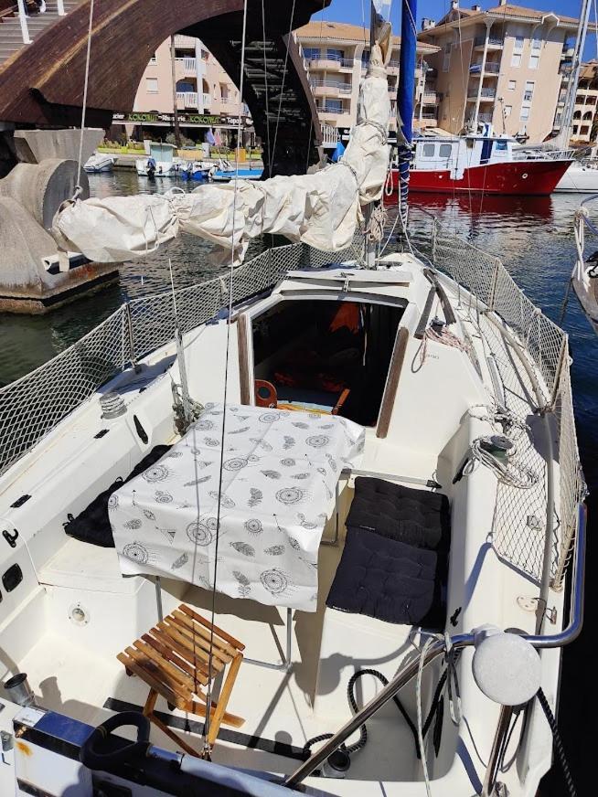 Jolis Voiliers De 6m Pour Expérience Insolite Sur Port Et Port Santa Lucia St Raphael * Fréjus