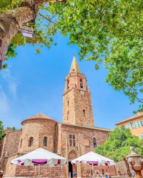 Jolis Voiliers De 6m Pour Expérience Insolite Sur Port Et Port Santa Lucia St Raphael