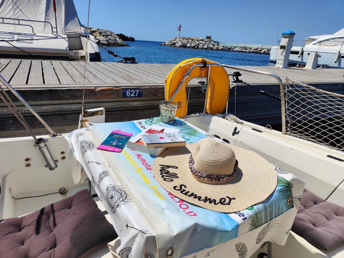 Jolis Voiliers De 6m Pour Expérience Insolite Sur Port Et Port Santa Lucia St Raphael Botel
